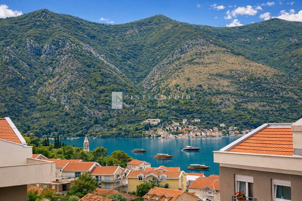 Продается двухкомнатная квартира, 62м2, Доброта, Котор